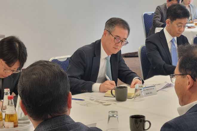 Gespräch mit Mitgliedsunternehmen der Koreanischen Wirtschaftsvereinigung in Deutschland (KOEBAG)