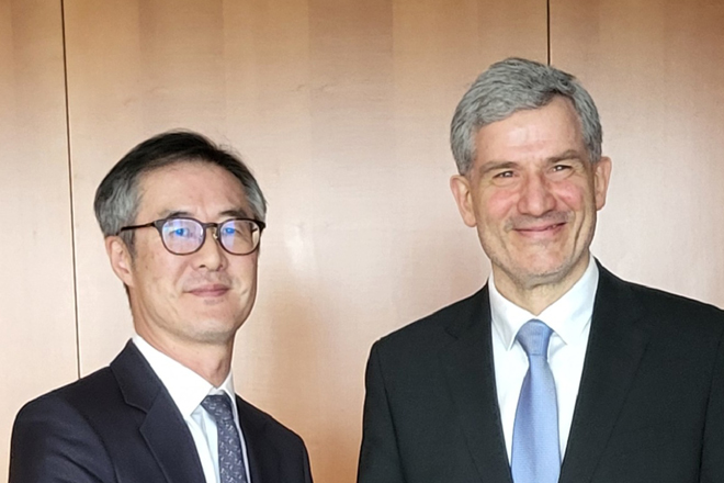 Gespräch mit Herrn Metin Hakverdi, dem Koordinator für die transatlantische Zusammenarbeit